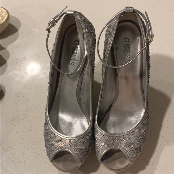 Guess wedges with silver sequence - Picture 1 of 3